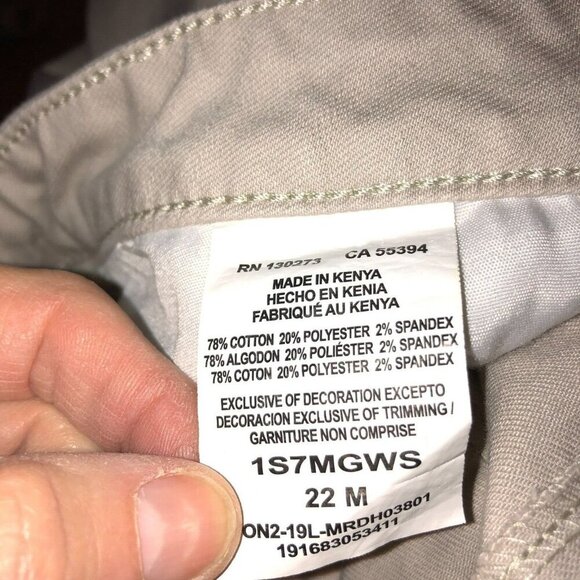 New Lee Riders Womens Size 22 x 9 Lt Beige Regular Fit Mid Rise Chino Short 22M - Picture 11 of 12
